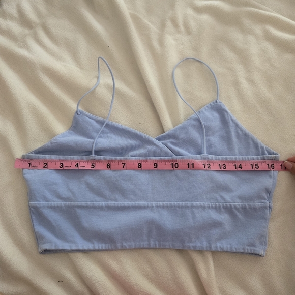 Crossover V-Neck Cropped Bungee Tank - Picture 7 of 9